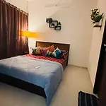 Apartment Sky View Near Nesco Mumbai