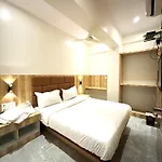 Hotel Enigma 3*