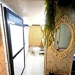The Pali Nook, Cozy Bandra Escape Apartment