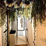 The Pali Nook, Cozy Bandra Escape