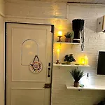 The Pali Nook, Cozy Bandra Escape *
