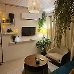 The Pali Nook, Cozy Bandra Escape Apartment *