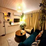 The Pali Nook, Cozy Bandra Escape