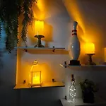The Pali Nook, Cozy Bandra Escape