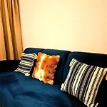 The Pali Nook, Cozy Bandra Escape Apartment