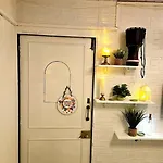 Apartment The Pali Nook, Cozy Bandra Escape