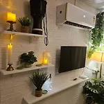The Pali Nook, Cozy Bandra Escape * Mumbai