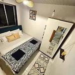 Apartment The Pali Nook, Cozy Bandra Escape