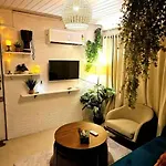 The Pali Nook, Cozy Bandra Escape Apartment Mumbai