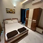 Stayhaven Starmount 4bhk & Pool Mumbai