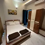 Stayhaven Starmount 4bhk & Pool Mumbai
