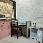Ivory Room, Ac, Smart Tv, Ensuite, Independent Homestay *