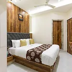 Itsy Hotels Suites Inn