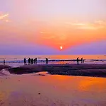 Hotel Golden Park Near Nesco