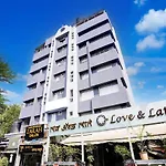 Hotel Vibes Juhu Mumbai