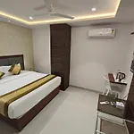 Morya Residency Parel 2*