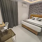 Morya Residency Parel 2*