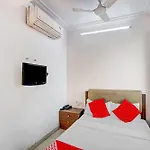 Hotel O Delight Near Andheri Railway Station 4*