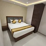 Morya Residency Parel Hotel 2*