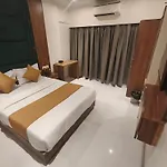 West Line Andheri Hotel *