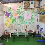 Homestay Ivory Room, Ac, Smart Tv, Ensuite, Independent *