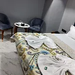 Hotel Aqua Highway Residency
