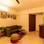 Skyline View 2Bhk Apt Near Oberoi Mall & Nesco