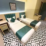 Bandra Hotel 3*