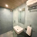 Bandra Hotel