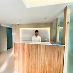 Hotel Bandra 3*