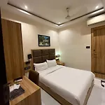 Hotel M E R I T O N T-2 Mumbai