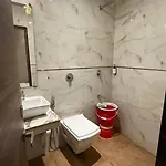 M E R I T O N T-2 Hotel Mumbai