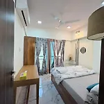 Stunning 1Bhk With View City View, Bandra West