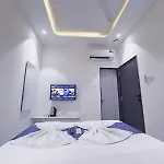 Flora Bed & Breakfast