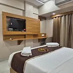 Hotel Galaxy Bkc