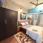 Independent Garden Cottage-bandra-carter Road Apartment Mumbai