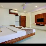 Hotel Golden Palms