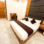 Hotel Grand Executive
