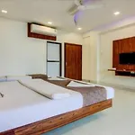 Hotel Golden Palms