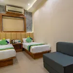 Skylink Hospitality Next To Amber Imperial Hotel 3*