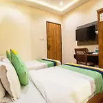 Skylink Hospitality Next To Amber Imperial Hotel