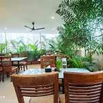 Hotel Skylink Hospitality Next To Amber Imperial