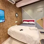 Studio 105 Bhamala House, Near Boojee Cafe, Kantwadi, Bandra West