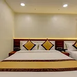 Fabhotel Majestic Crest