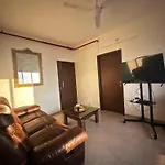 2Bhk Five Star Stay In Mumbai Malad East West We Highway
