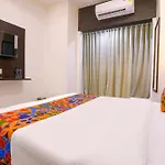 Hotel Fabhotel Gateway 2*