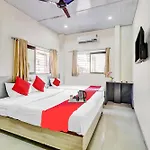 Hotel Kailash Park- Near International Airport