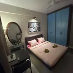 Exclusive Studio On Linking Road