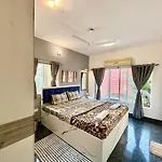 Lovely 3Bhk Serviced Apt Near Iskcon Temple, Juhu Mumbai