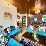 Lovely 3Bhk Serviced Apt Near Iskcon Temple, Juhu Mumbai